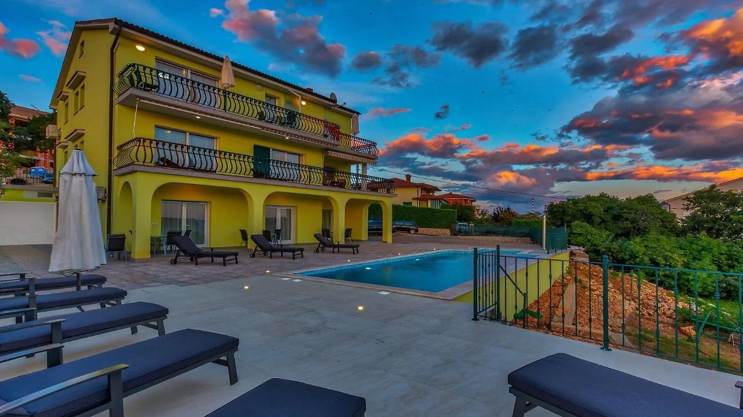 Apartments Igor - With Pool Kostrena